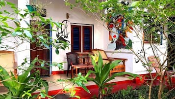 Quarto casal, vista para a lagoa | 1 quarto, cofres nos quartos, escrivaninha