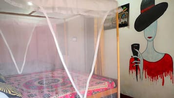 Comfort Triple Room | 1 bedroom, in-room safe, desk, iron/ironing board