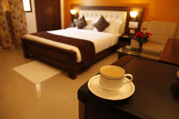 1 bedroom, premium bedding, minibar, in-room safe