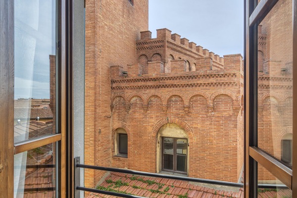 Phòng đôi tiện nghi đơn giản, quang cảnh thành phố | Quang cảnh từ phòng