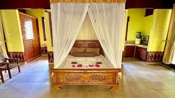 Family Villa, 1 Bedroom | Egyptian cotton sheets, premium bedding, in-room safe