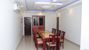 Free daily continental breakfast