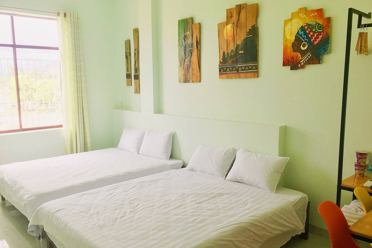 Quadruple Room, 2 Queen Beds, Mountain View, Mountainside | Desk, WiFi (free)