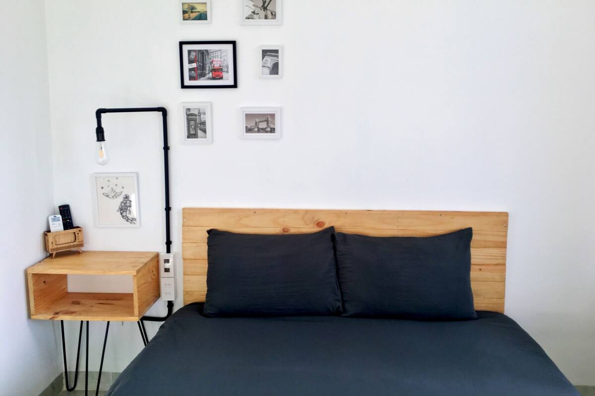 Standard Double Room, 1 Queen Bed, Sea View, Sea Facing | Desk, WiFi (free)