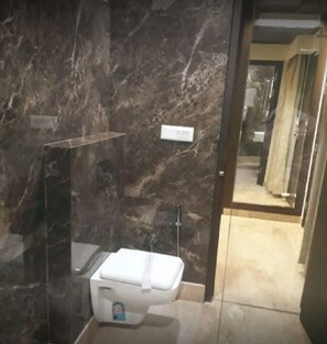 Dusche, kostenlose Toilettenartikel