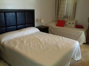 2 bedrooms, blackout curtains, bed sheets - Marina Beach  Private Pool&Beach (Allyene)