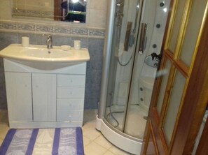 Bathroom - Marina Beach  Private Pool&Beach (Allyene)