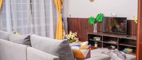 Televisión 32 pulgadas con canales de televisión vía satélite