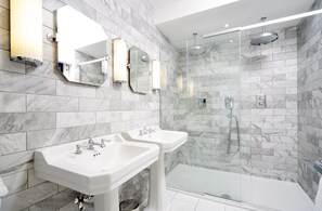 Premium-Doppelzimmer, 1 King-Bett | Dusche im Bad