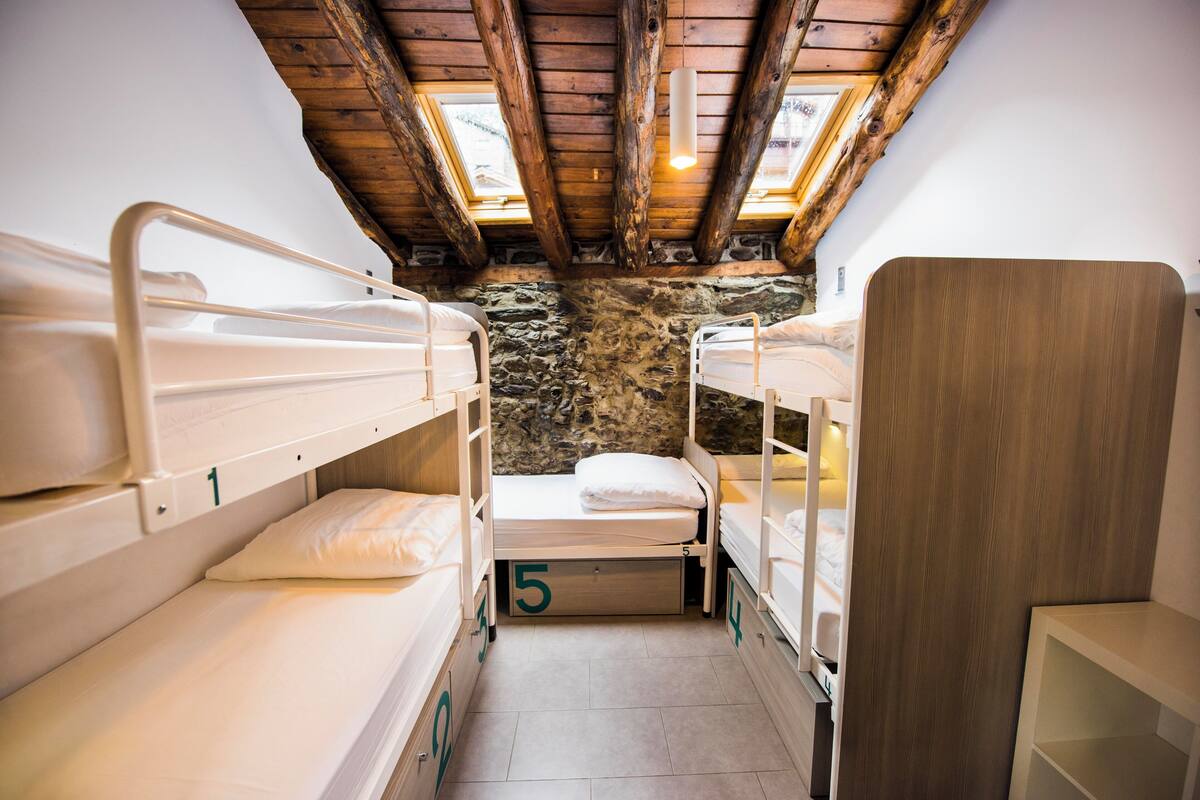 공용 도미토리, 남녀공용 도미토리 (5 pax) | 무료 WiFi, 침대 시트