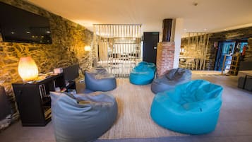 Coin salon dans le hall