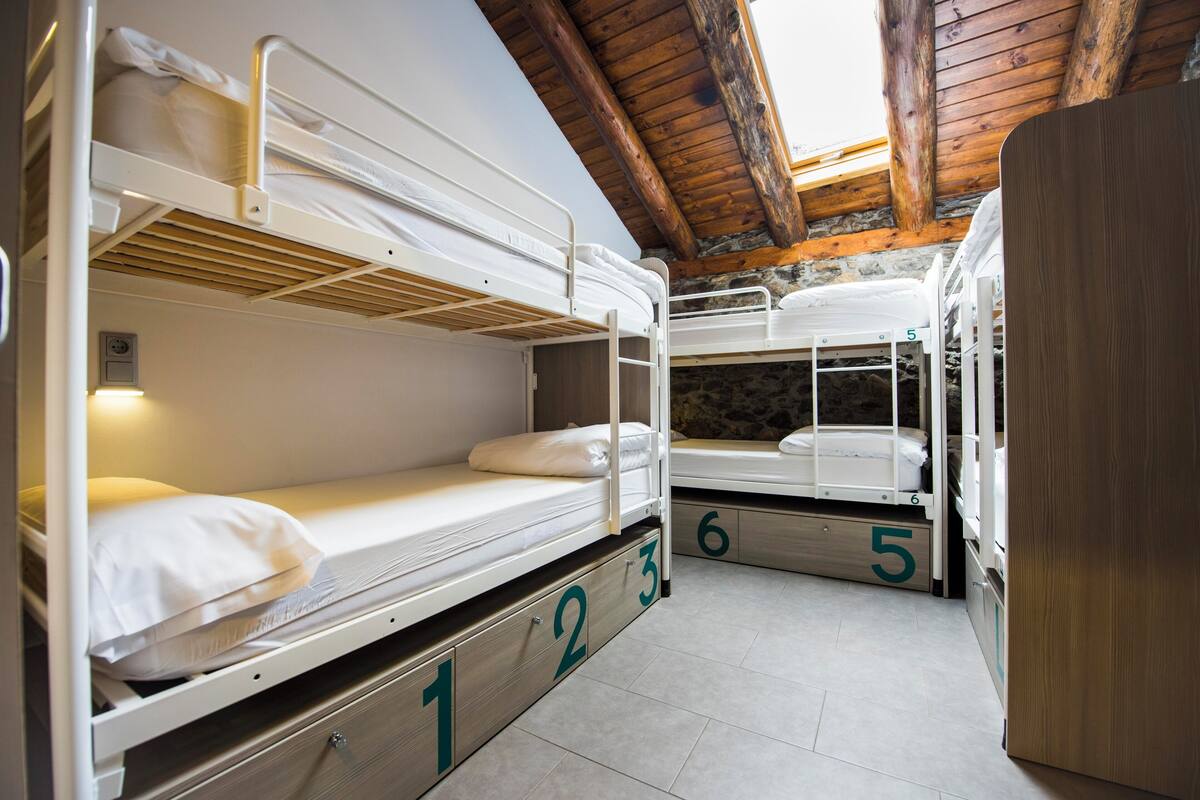 공용 도미토리, 남녀공용 도미토리 (6 pax) | 무료 WiFi, 침대 시트