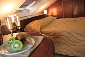 Junior Suite, Terrace | Premium bedding, minibar, in-room safe, desk