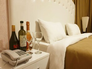 Classic Triple Room, Garden View | 1 bedroom, minibar, desk, soundproofing - ROYAL PALACE Tbilisi (Tbilisi)