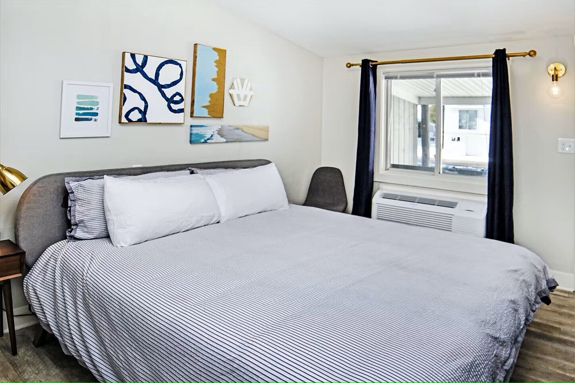 Single Room, 1 King Bed | Free WiFi, bed sheets