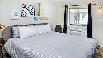 Single Room, 1 King Bed | Free WiFi, bed sheets