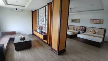 Deluxe Room, 2 Queen Beds | Room amenity