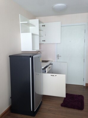 Comfort Double Room, 1 Bedroom, Refrigerator | Private kitchenette | Fridge - PLUM Condo Phaholyothin 89 (Thanyaburi)