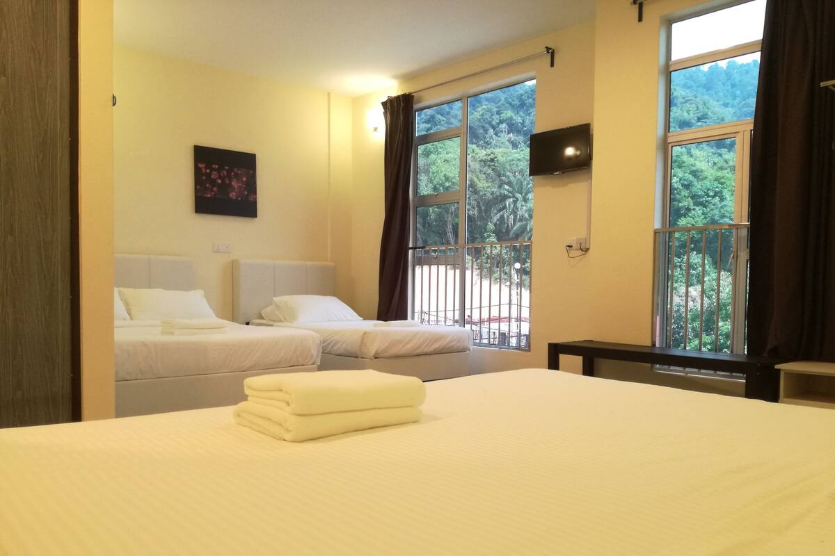 Family Suite, 5 Pax | Premium bedding, desk, iron/ironing board (on request)