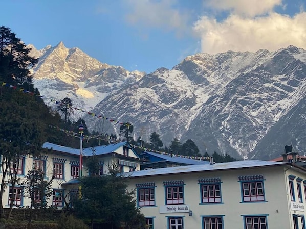 Exterior - Himalaya Lodge (Lukla)