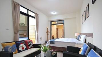 Family Room, Non Smoking, Balcony | Blackout drapes, free WiFi, bed sheets