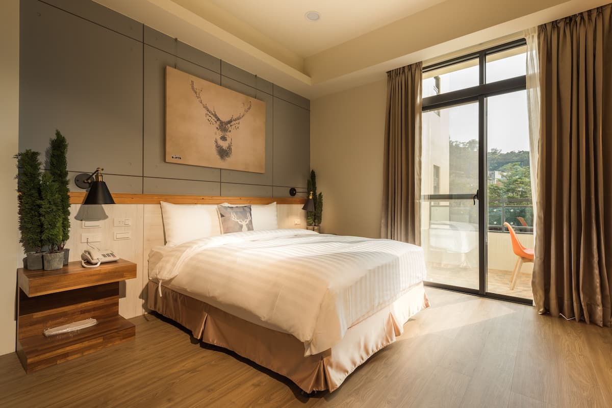1 dormitorio, cortinas opacas, wifi gratis y ropa de cama