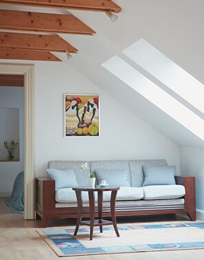 Standard Apartment | Living room | 0-inch flat-screen TV with satellite channels, TV - Apartments Almandine (Prague)