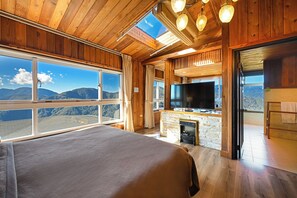 Classic Double Room, Mountain View | 1 bedroom, blackout drapes, soundproofing, bed sheets - Top Cloud Villa (Ren'ai)