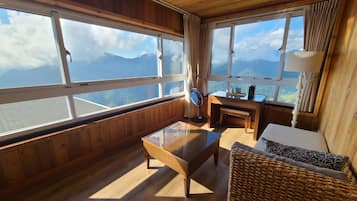 Habitación doble clásica, vista a la montaña | Vista desde la habitación