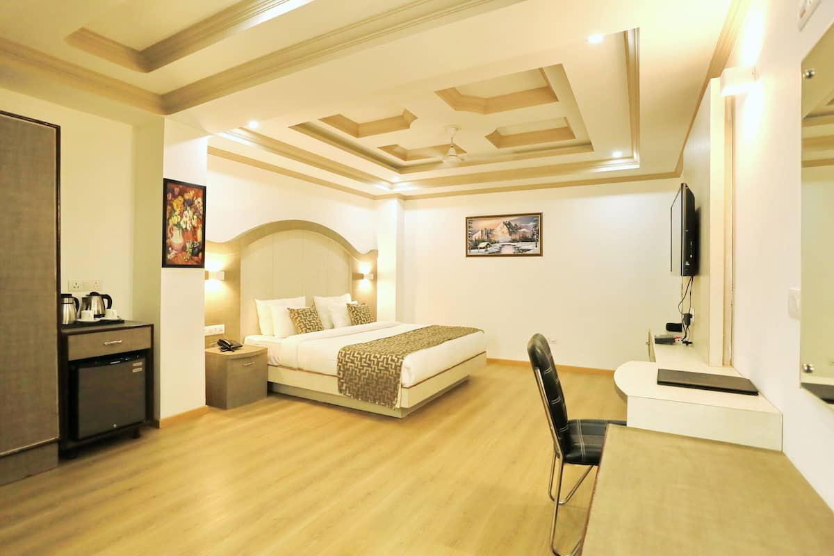 Deluxe Room with AC | Premium bedding, down duvets, in-room safe, desk