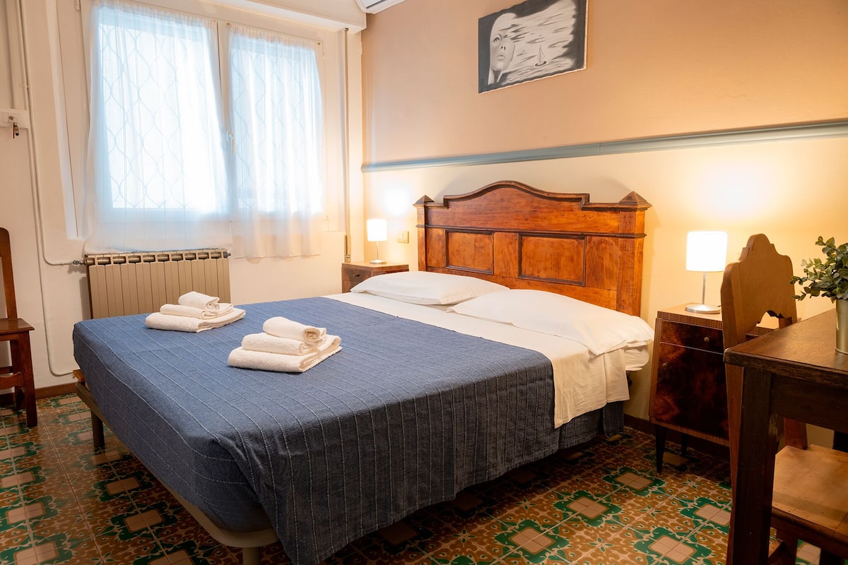 Double or Twin Room | Desk, free WiFi, bed sheets