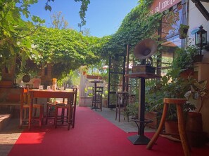 Mittagessen und Abendessen, lokale Küche