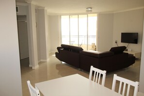 Appartement Présidentiel, 3 chambres, fumeur, vue mer | Salle de séjour