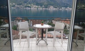 Luxury-Apartment, 3 Schlafzimmer | Balkon