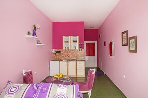 Estudio estándar, vista al mar | Tabla de planchar con plancha, cunas gratuitas y wifi gratis 