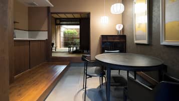 Maison, non-fumeur | Restauration dans la chambre