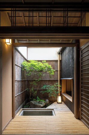 Garden view - Yasakahan (Kyoto)