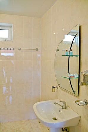 Bathroom shower - F Garden Hotel (Sheki)