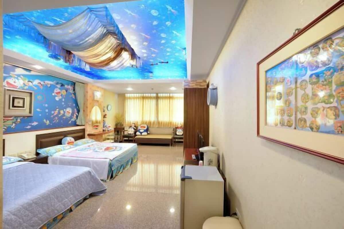 Premium bedding, desk, soundproofing, free WiFi