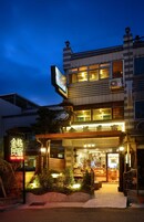 Ropa de cama de alta calidad, escritorio y sistema de insonorización 