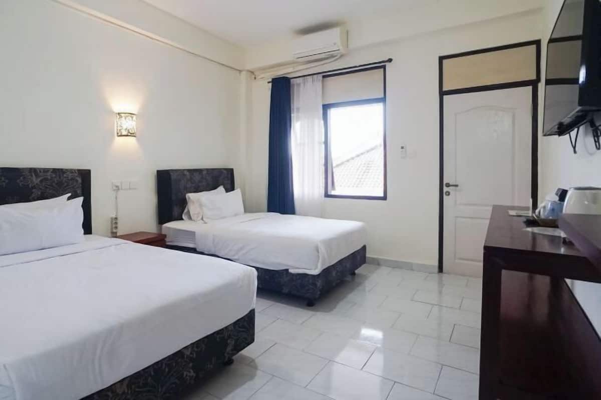 In-room safe, desk, soundproofing, free WiFi