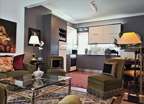 Deluxe Apartment, Kitchen, City View | Living area