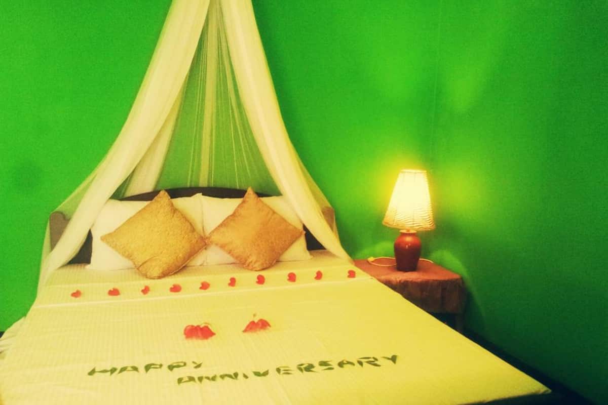 Double Room | Free WiFi, bed sheets
