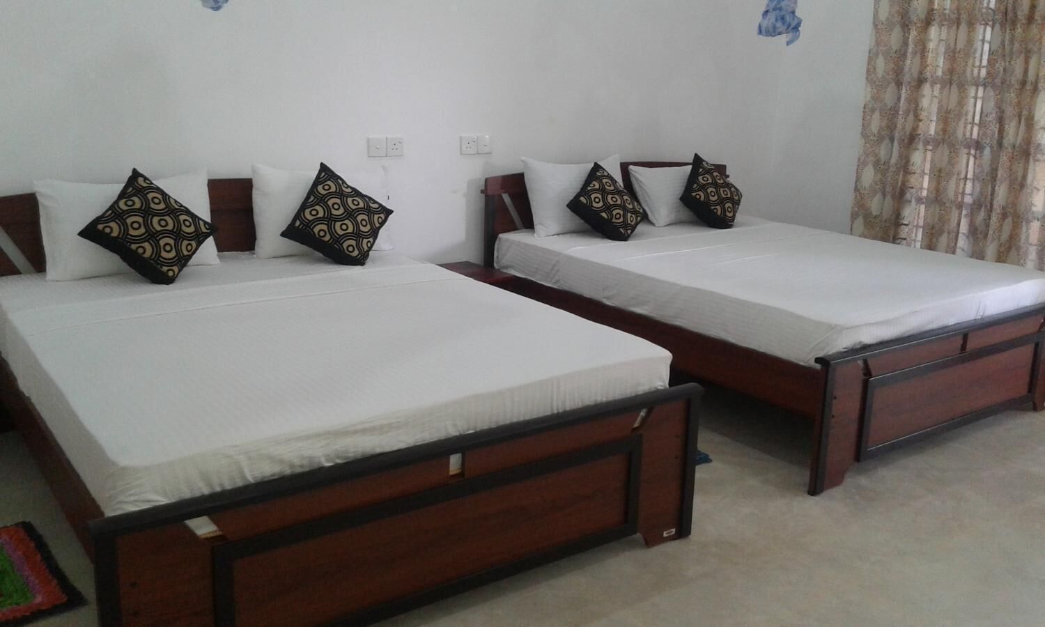 Free WiFi, bed sheets