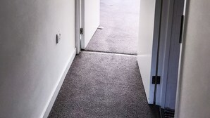 City-penthouselejlighed - 2 soveværelser - handicapvenligt - byudsigt | Opholdsområde