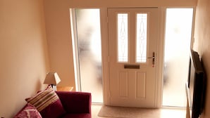 Comfort House, 1 Bedroom | Living room - Home Away From Home (Ilford)