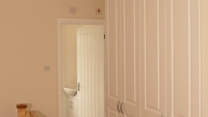 Comfort House, 1 Bedroom | Bathroom - Home Away From Home (Ilford)