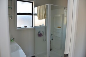 Dusche im Bad