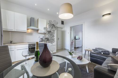 Exclusive Apartment (3) | Area soggiorno | TV a schermo piatto