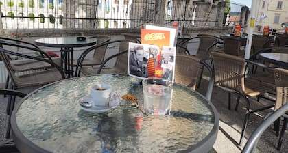 Captain Emo City Apartments